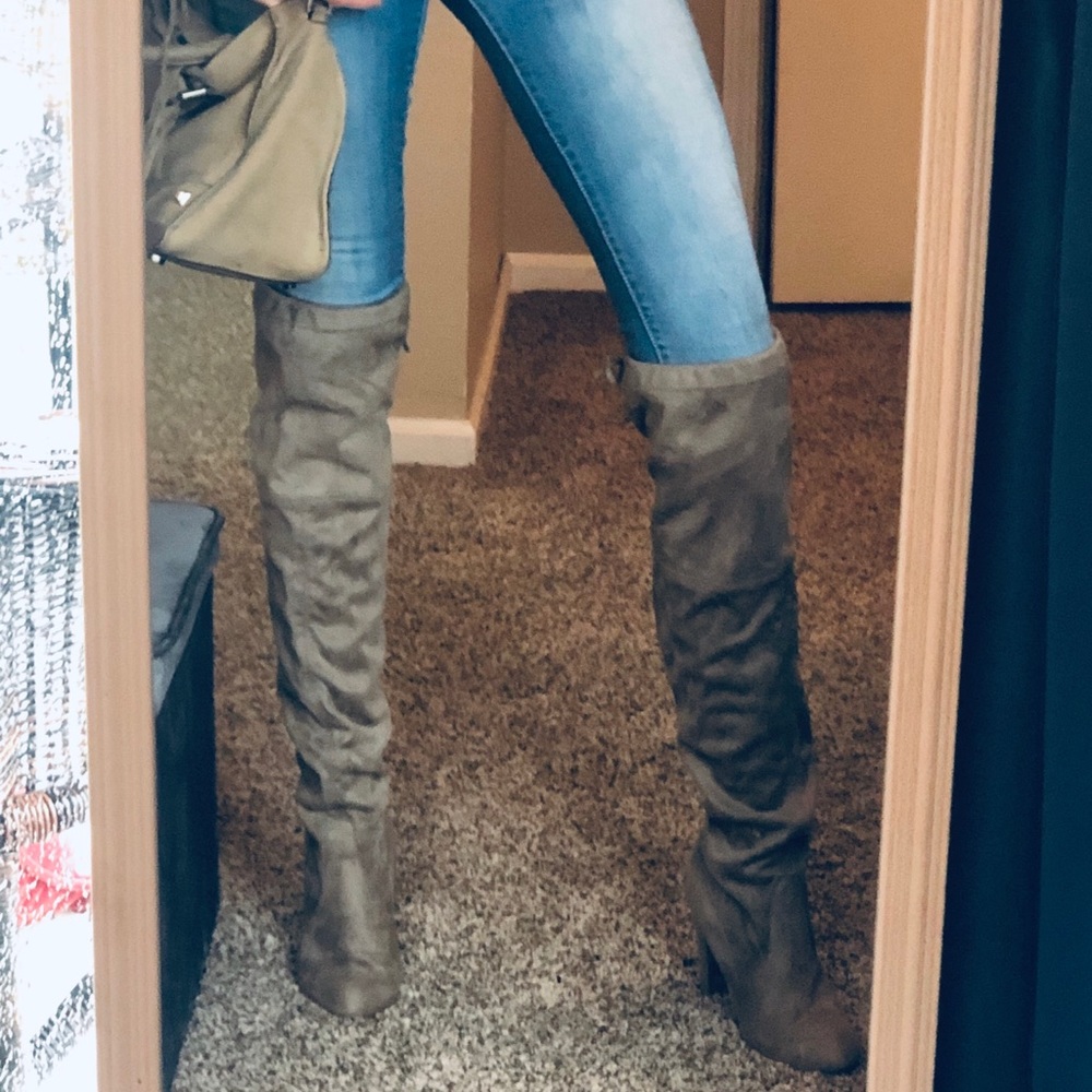 ❌SOLD❌🔥Steve Madden taupe over the knee boot
